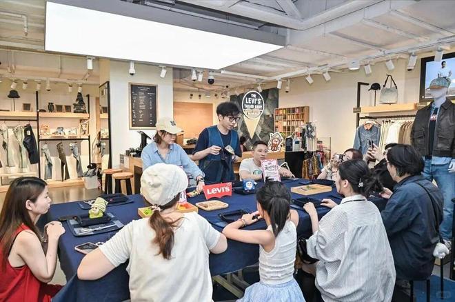 动的范趣町…又一个潮玩顶流要诞生了？CQ9电子网站热榜前三、数十明星互(图13)